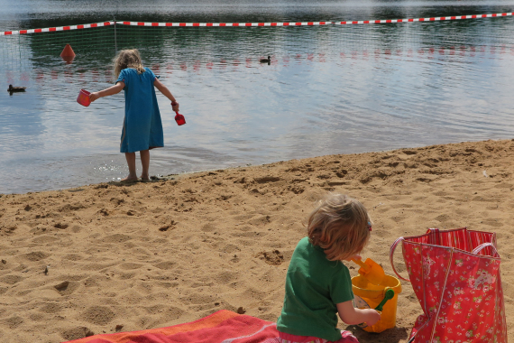 Spielende Kinder am Wöhrder See