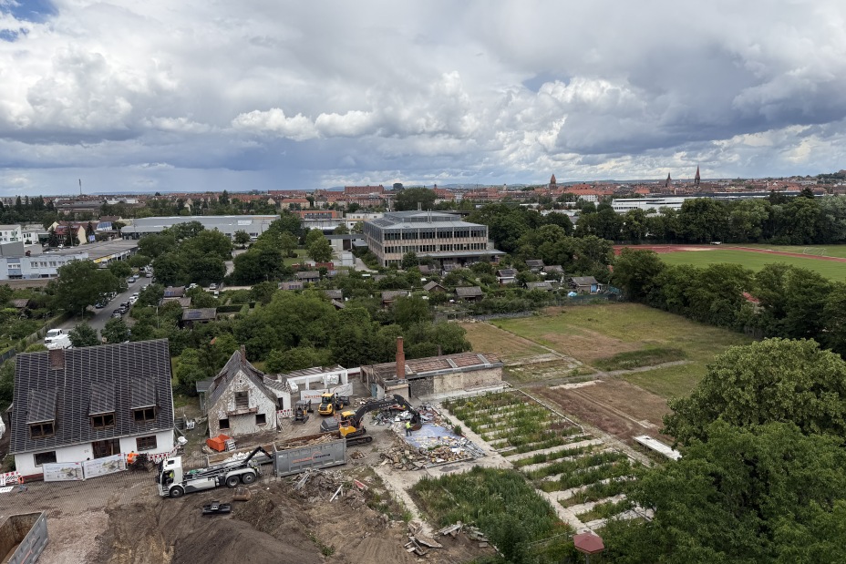 Bild © Kathrin Lehnerer / Stadt Nürnberg Innovatives Pilotprojekt im Westpark: Nürnberg realisiert CO₂-freien Gebäudeabbruch, Bild © Kathrin Lehnerer / Stadt Nürnberg