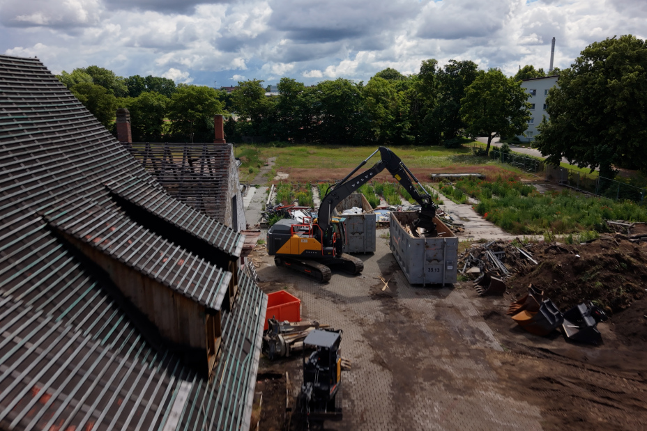 Bild © 7streich GmbH / Stadt Nürnberg Innovatives Pilotprojekt im Westpark: Nürnberg realisiert CO₂-freien Gebäudeabbruch, Bild © 7streich GmbH / Stadt Nürnberg
