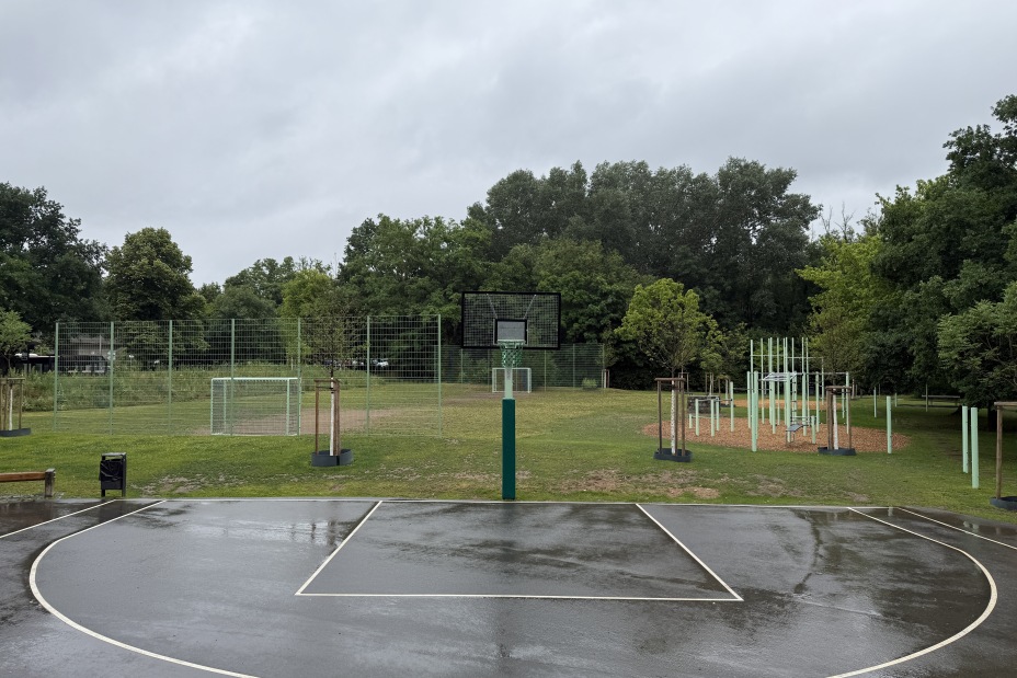 Der Servicebetrieb Öffentlicher Raum Nürnberg (Sör) hat die neue Jugendaktionsfläche am Oberen Wöhrder See an der Kreuzung Dr.-Carlo-Schmid-Straße / Dr.-Gustav-Heinemann-Straße fertiggestellt., Bild © Kathrin Lehnerer / Stadt Nürnberg