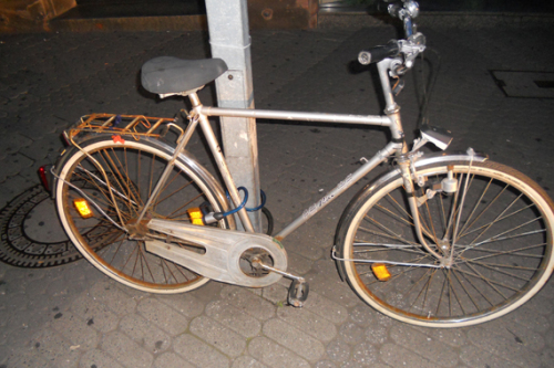 Abgesperrtes Fahrrad in der Innenstadt © SÖR / Stadt Nürnberg