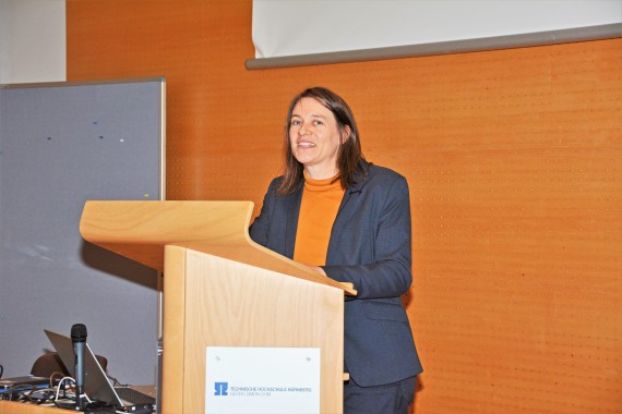 Frau Sozialreferentin Elisabeth Ries spricht bei der 5. Nürnberger Armutskonferenz