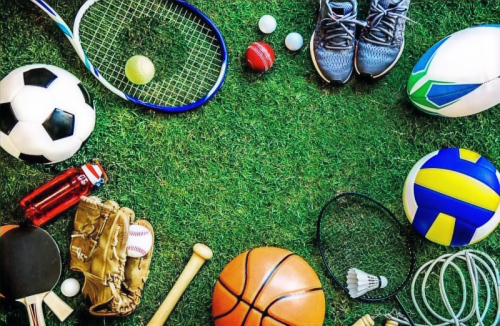 Verchieden Sportgestände werden gezeigt © Leon Ackermann