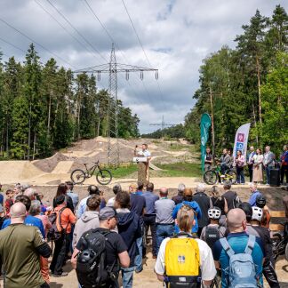 ( Bild: Daniel Karmann / BaySF ) Eröffnung des Bikeparks Schmausenbuck