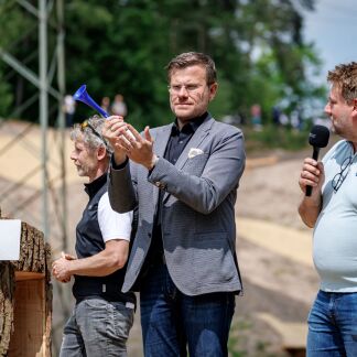 ( Bild: Daniel Karmann / BaySF ) Eröffnung des Bikeparks Schmausenbuck