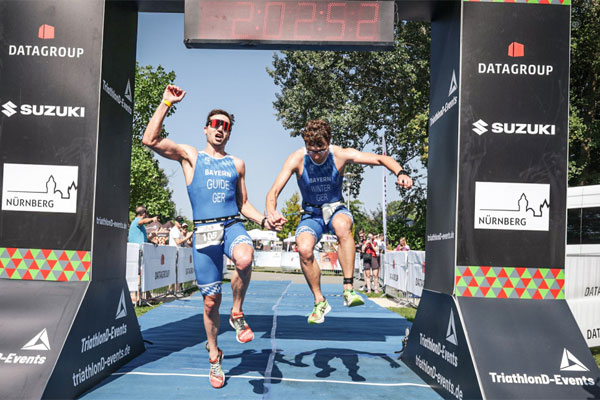 Zieleinlauf beim DATAGROUP Triathlon Nürnberg 2025.