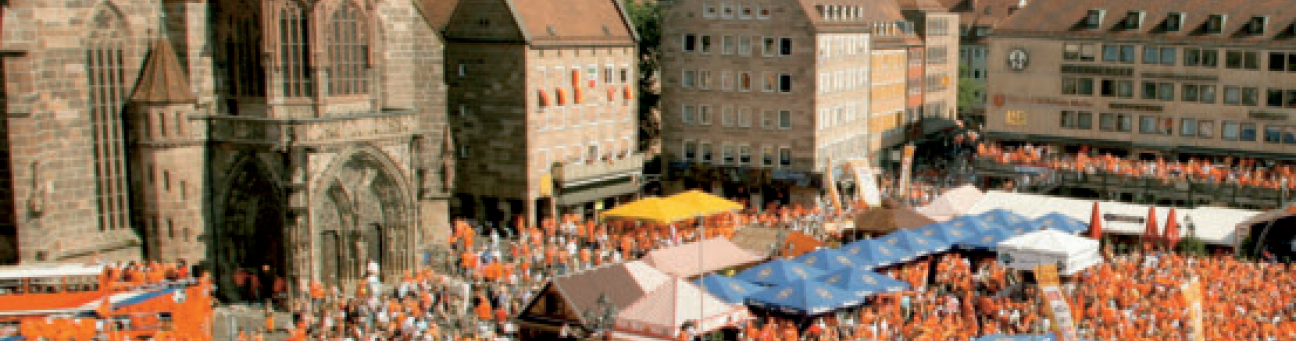 Bild © Thomas Langer Niederländische Fans auf dem Hauptmakrt im Rahmen der WM 2006, Bild © Thomas Langer