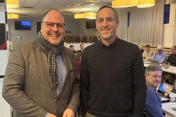 Nürnbergs Bürgermeister Christian Vogel und Eberhardt Becker vom Büro asp