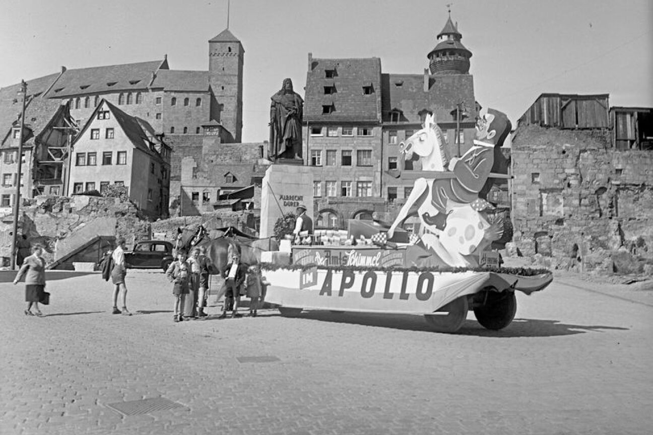 Beworben wird die Filmkomödie „Der Amtsschimmel“ (Regie: Fred Sauer, Erstaufführung: 1937, Wiederaufführung in Deutschland ab Oktober 1950)., Bild © Stadtarchiv Nürnberg