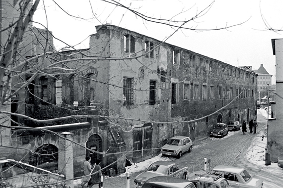 Auch Jahrzehnte nach Ende des Zweiten Weltkriegs blieb das Katharinenkloster nur eine Ruine. Fotografie, 1976