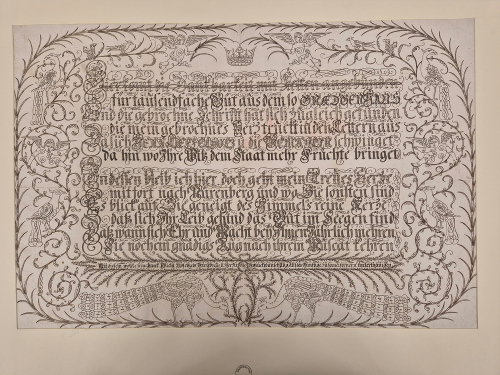 Jakob Christoph Muscat: Huldigungsblatt zur Verabschiedung des Patriziers Georg Burkhard II. Löffelholz (1644-1737) und seiner Gemahlin Anna Maria, geborene Paumgartner, Hersbruck 1709 (Stadtbibliothek im Bildungscampus Nürnberg, Grafikkasten Schreibmeisterblätter)