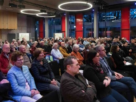 Foto von einer Informations·veranstaltung für Bürger.