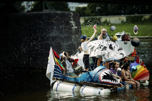 Skład Solny aus Krakau und Heizhaus aus Nürnberg verwandeln die Pegnitz in eine farbenfrohe künstlerische Bühne.