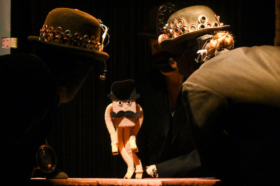 Figur der Produktion Jekyll and Hide im Theater Salz und Pfeffer.