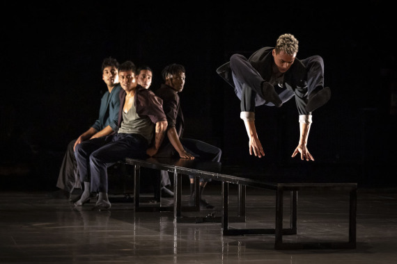 Szene aus dem Stück "Benched" beim Panoptikum Figurentheaterfestival.