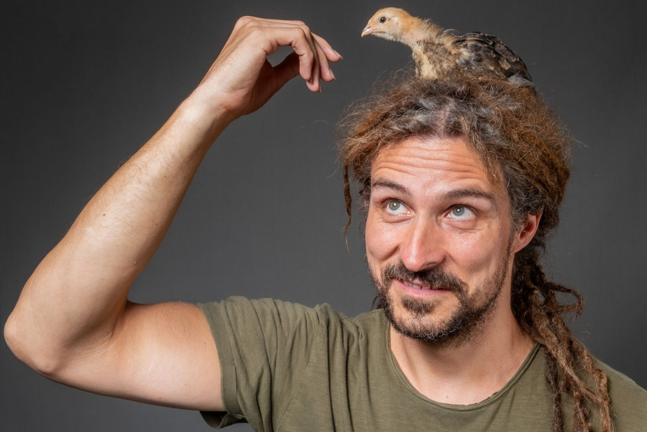 Der Liedermacher Mago Masin.