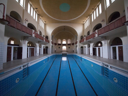 Foto: Die Schwimm·halle im Volks·bad., Bild © Christine Dierenbach / Stadt Nürnberg