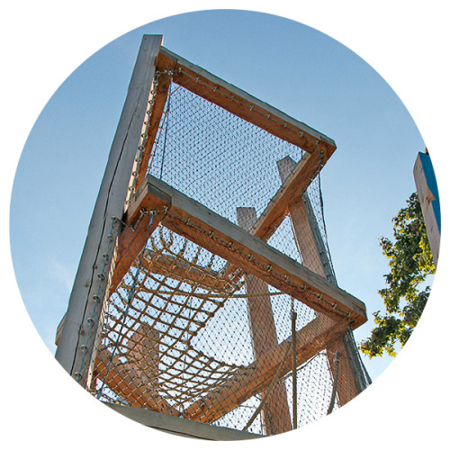 Klettergerüst auf dem inklusivem Spielplatz in der Annette-Kolb-Anlage © Christine Dierenbach / Stadt Nürnberg