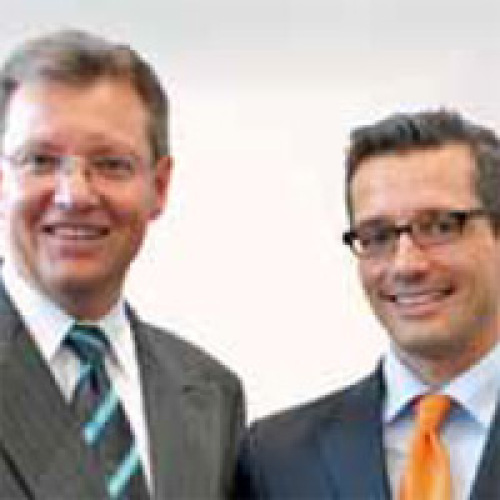 © Christine Dierenbach Vorgänger Roland Fleck mit seinem Nachfolger Michael Fraas als Wirtschaftsreferent © Christine Dierenbach