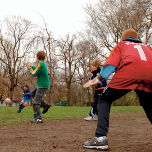 © Rudi Ott Fußball spielen © Rudi Ott