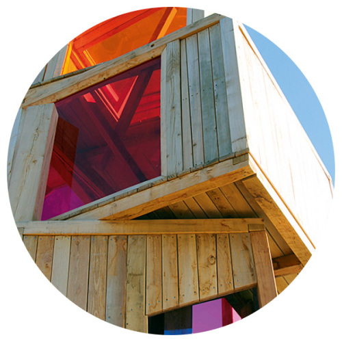 Farbräume auf dem Spielplatz in der Annette-Kolb-Anlage. © Christine Dierenbach / Stadt Nürnberg