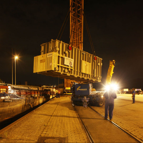 NH 98: Schwergutumschlag im Bayernhafen Nuernberg © Kurt Fuchs