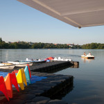 Tretboot- und Ruderbootfahren gehören zu den Freizeitangeboten rund um den See.