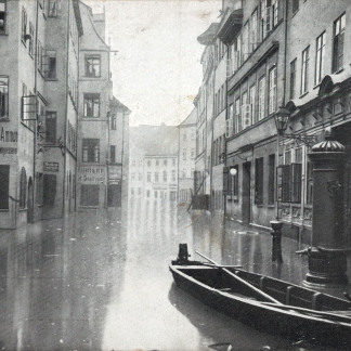 ( Bild: Stadtarchiv / Stadt Nürnberg ) Früher litt Nürnberg immer wieder unter Hochwasserkatastrophen. Besonders schlimm traf es die Stadt im Februar 1909, als manche Altstadthäuser nur noch mit dem Boot zu erreichen waren.
