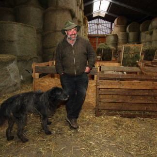 ( Bild: Mile Cindric / Stadt Nürnberg ) Erich Kißlinger führt seine Schäferei in sechster Generation.