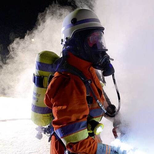 © Peter Roggenthin / Stadt Nürnberg Feuerwehrmann im Einsatz. © Peter Roggenthin / Stadt Nürnberg