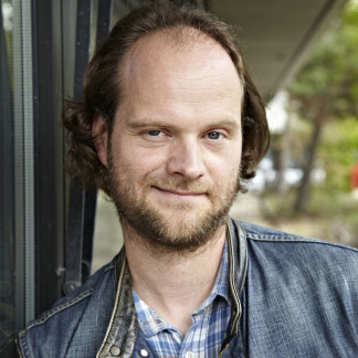 Auch Kommissar Sebastian Fleischer (Andreas Leopold Schadt) ist Teil der Mordkommission Franken – und das am liebsten im Außendienst. 