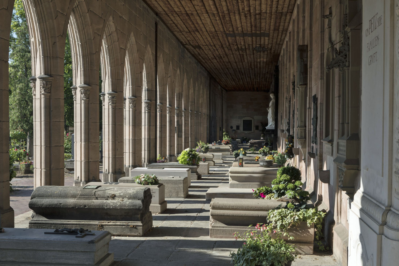 Blick in die Grufthalle auf dem Johannisfriedhof., Bild © Jonathan Danko Kielkowski