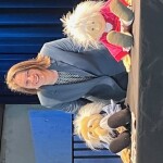 Sozialreferentin Elisabeth Ries mit Gunda & Gerch