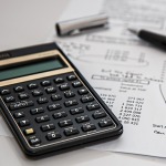 Taschenrechner Finanzwissen Senioren Pixybay