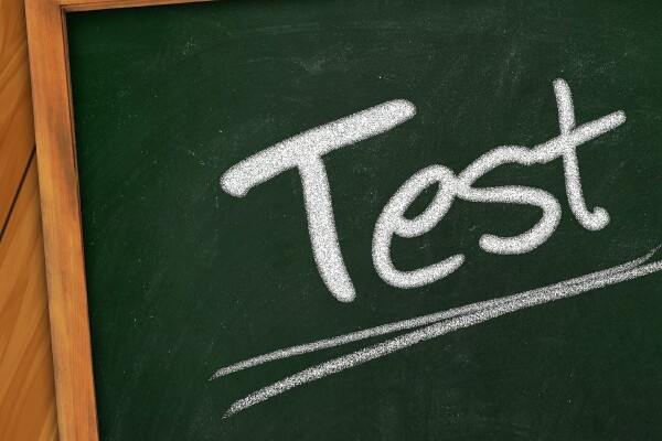 Auf Schiefertafel geschriebenes Wort test