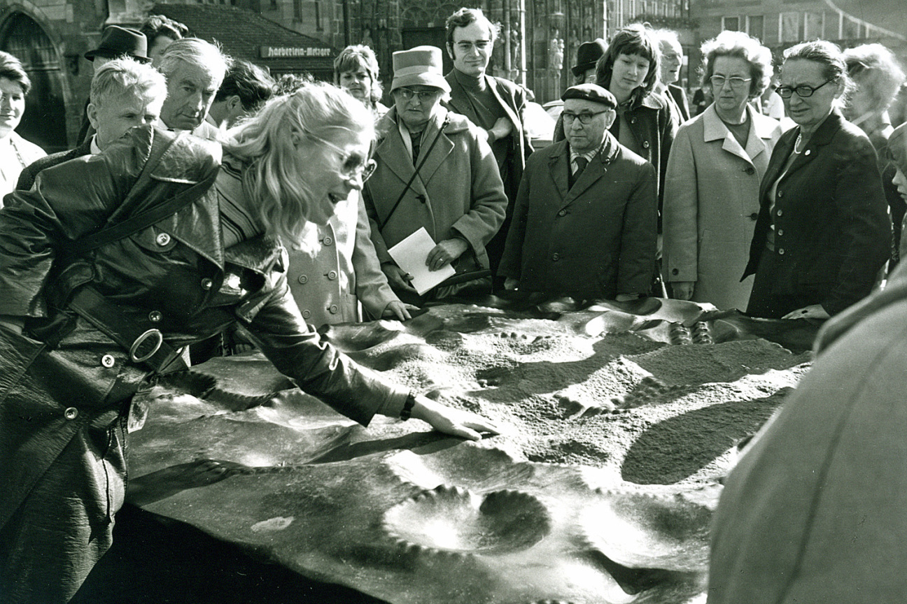 Karl Prantl: Stein Zur Meditation 1971, Bild © Bild: Stadtarchiv Nürnberg An40 Nnr L 1141 G 20a