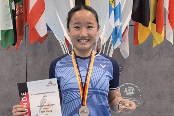 Ailin Zheng gewinnt Silber im Mixed-Wettbewerb bei den Deutschen U22-Meisterschaften.
