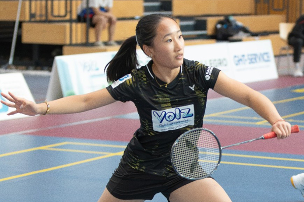 Ailin Zheng feiert Bronze im Mixed bei den YONEX German Ruhr U19 International 2026.