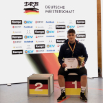 Yusuf Senyigit wieder ganz oben auf dem Siegertreppchen bei den Deutschen Junioren-Meisterschaften im Ringen