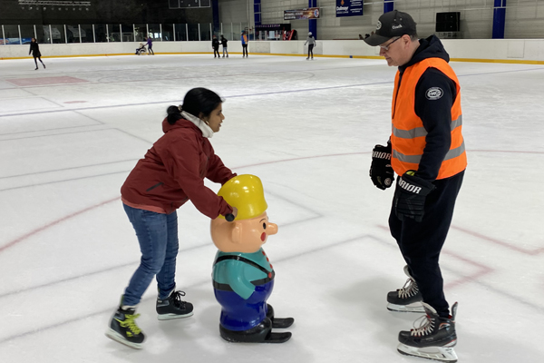 Inklusions-Eislauf in der PSD Bank Nürnberg Arena