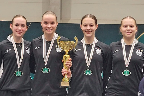Sicherten sich die Goldmedaille: Julia Doll, Viktoria Voytova, Luisa Paulsen und Marla Scheibke (v.l.)