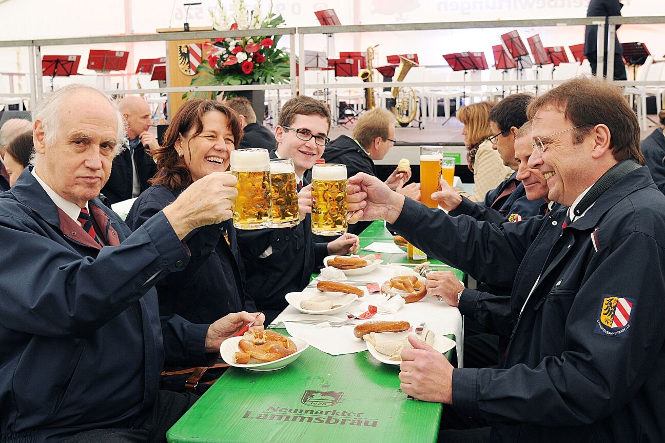 Bild © Die VAG-Straßenbahnerkapelle beim Weißwurst-Frühschoppen VAG-Straßenbahnerkapelle, Bild © Die VAG-Straßenbahnerkapelle beim Weißwurst-Frühschoppen