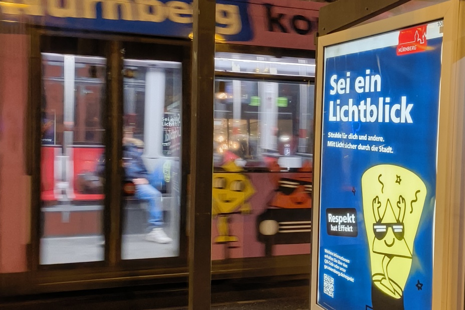 Lichtblickplakat Bahnhof, Bild © Verkehrsplanungsamt Nürnberg