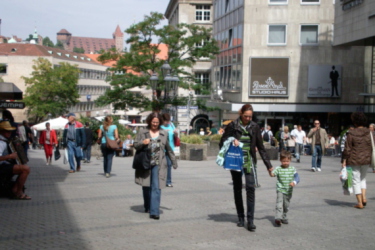 Fußgänger in der Nürnberger Altstadt