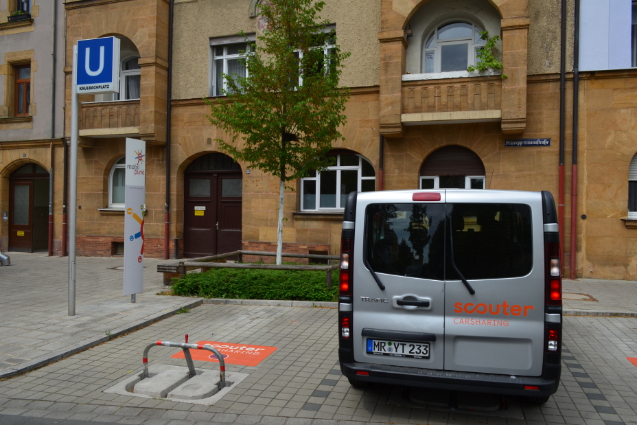 Mobilpunkt Stele Kaulbachplatz, Bild © Verkehrsplanungsamt / Stadt Nürnberg