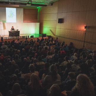 Volles Haus im Katharinensaal bei der Lesung mit Erhard Dietl