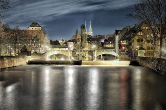 Maxbrücke bei Nacht