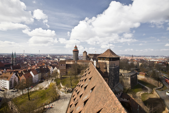 Blick von der Kaiserstallung zur Kaiserburg