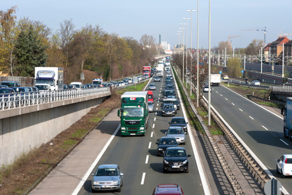 Blick von der Jansenbrücke auf den Frankenschnellweg
