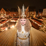 Das Nürnberger Christkind Nora Falk hat am 28.November 2025 den Nürnberger Christkindlesmarkt mit dem Prolog eröffnet.